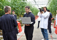 Met lokale media die alle actie vast legt, neem de druk toe voor team Selff.